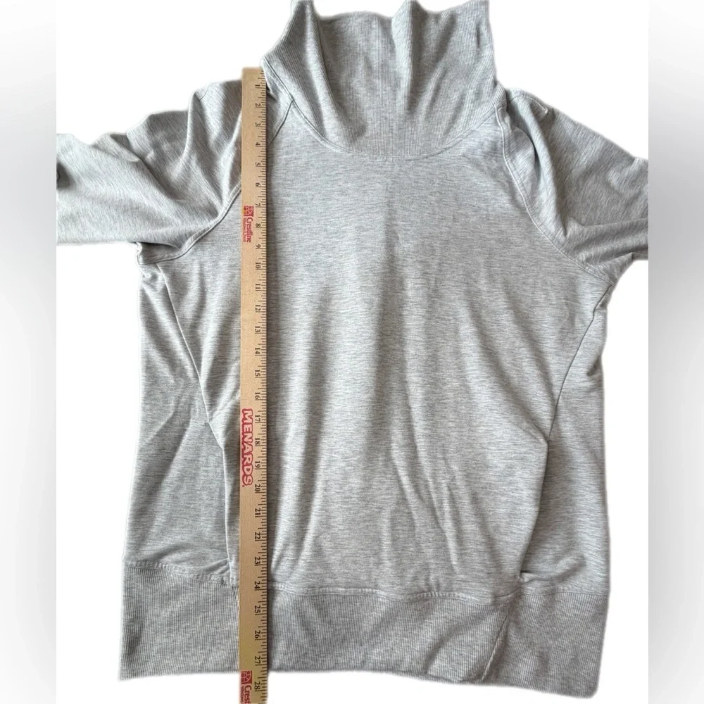 Lululemon High Lines Pullover
Heathered Core Ultra Light Grey - Picture 8 of 12